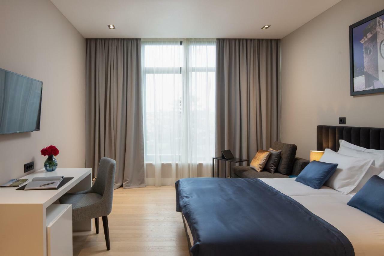 Corona B&B Sinj